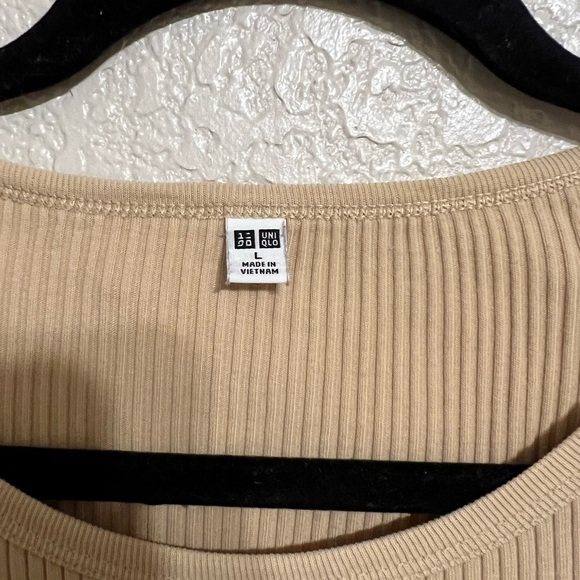 Uniqlo Tan Ribbed Short Sleeve Cropped Top - Picture 3 of 4